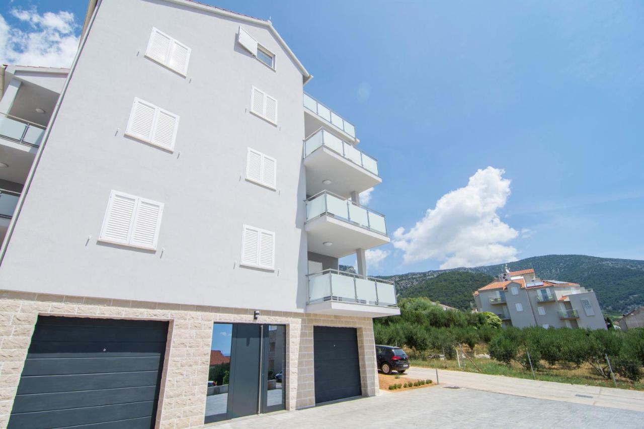 Apartments Sara Bol Luaran gambar